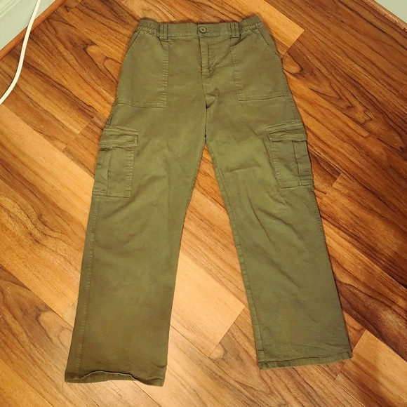 Olive High Waisted Cargo Pants - Picture 4 of 8